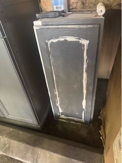 Kitchen cabinet