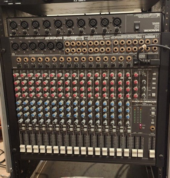 Mackie CR1604 16-channel analog mixer w/ XLR10 expansion