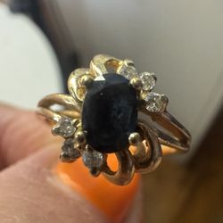 14k yellow gold Natural sapphire, diamonds ring , 3,6 grams , size 7! 