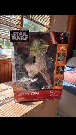 2015 Spin Master Star Wars Yoda 16-inch animatronic figure
