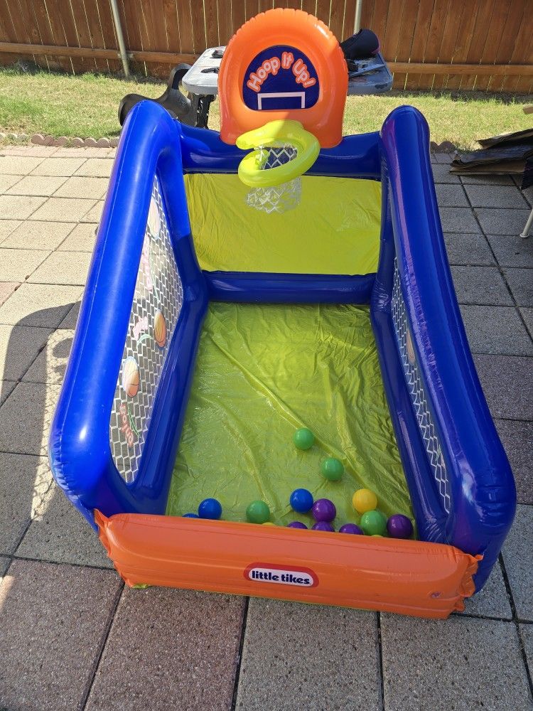 Little Tikes Hoop It Up Center