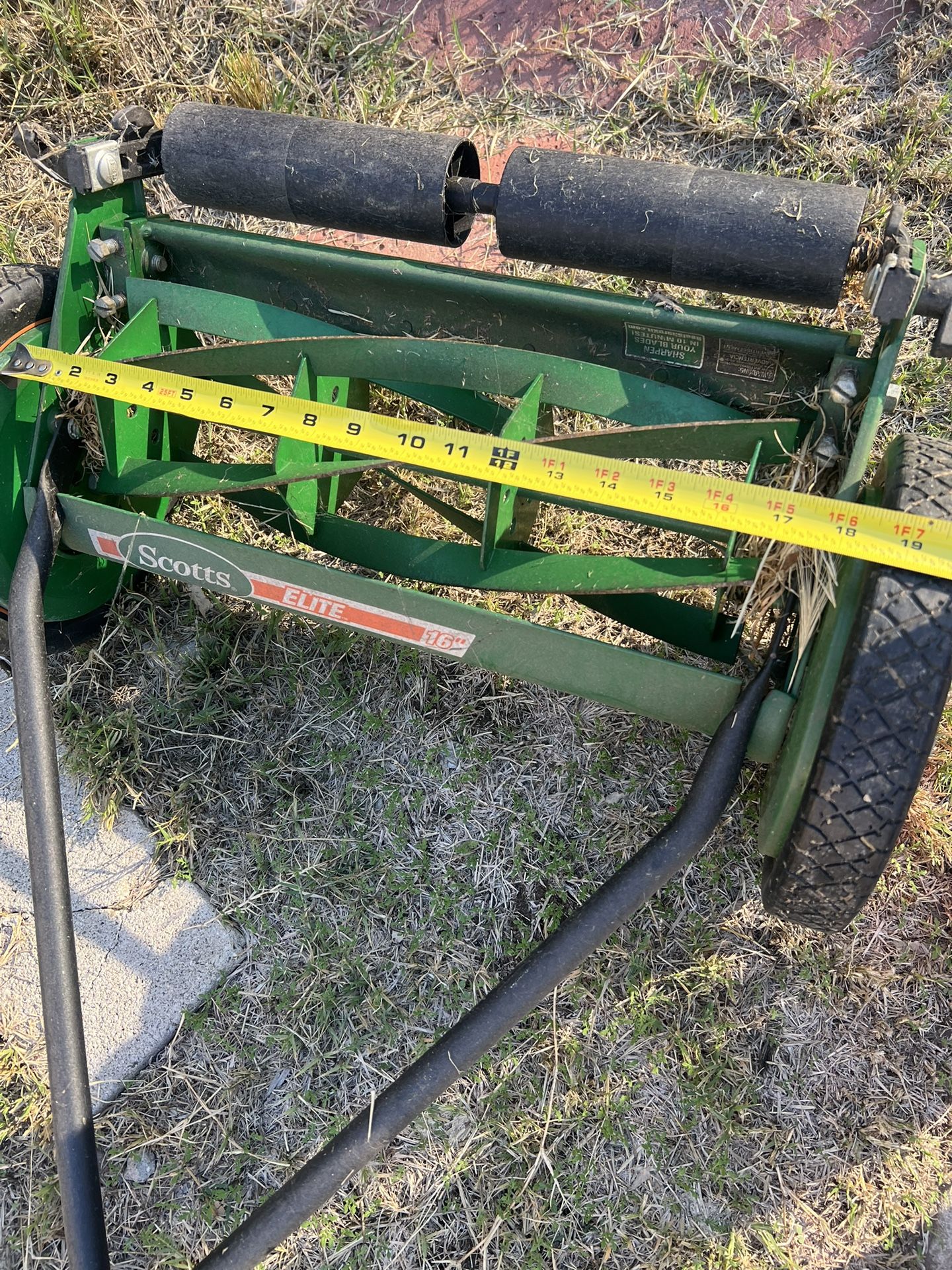 Scott 18” Manual Lawn Mower