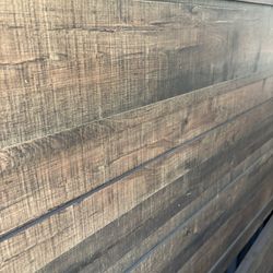 Like New Rustic Full Size Head/Footboard And Frame