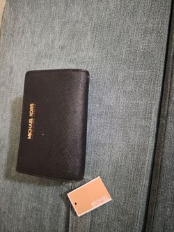 NWT Michael Kors Jet Set Travel Black Bifold Zip Coin Wallet