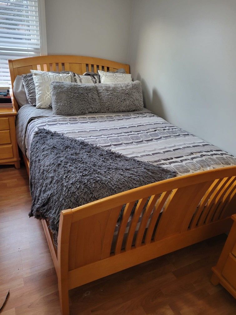 Queen Bedroom Set