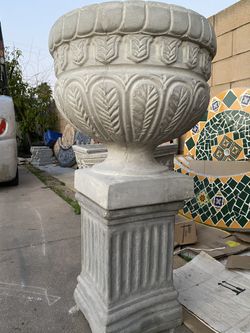 Concrete pots base