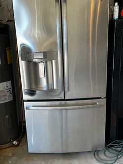 Like new GE SS French Door Refrigerator