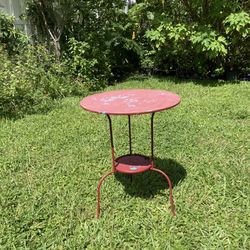 20”W x 26”H Round Metal Table In Need Of A Paint Job | Could Be A Plant Stand