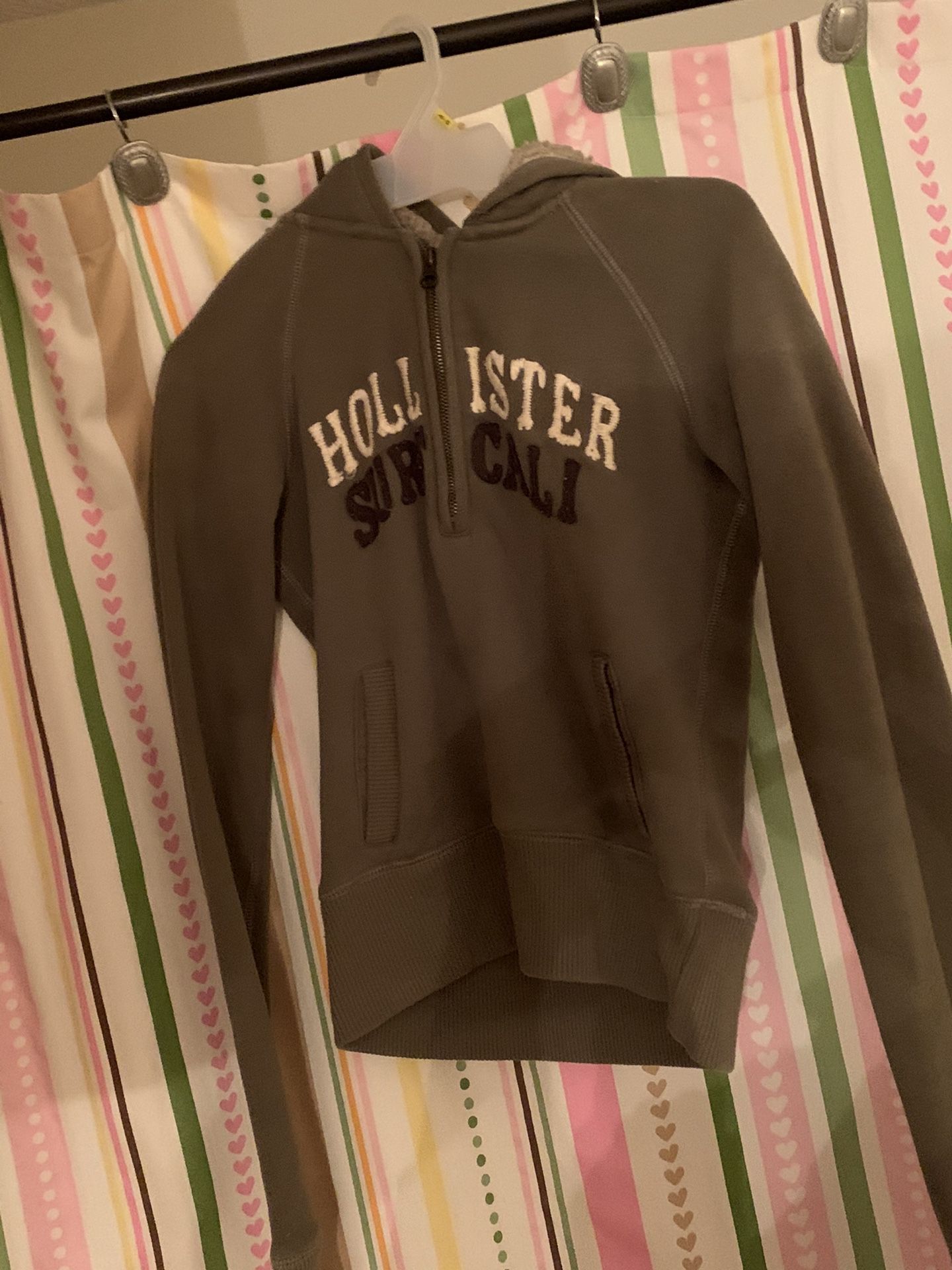 Hollister hoodie zip up jacket size small