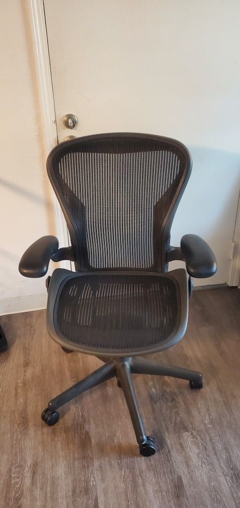 Herman Miller Aeron Chair Great Cond.