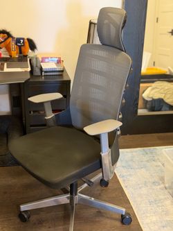 Desk chair