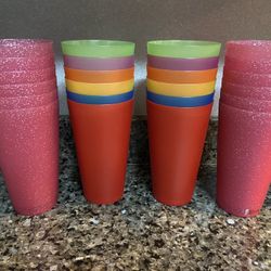 24 Plastic Cold Cups 