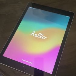 iPad 6th gen 32gb w/ cellular capabilities 