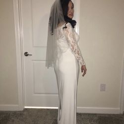 “Say Yes to This Stunning Ivory Lace Wedding Gown – (Veil Included!)”