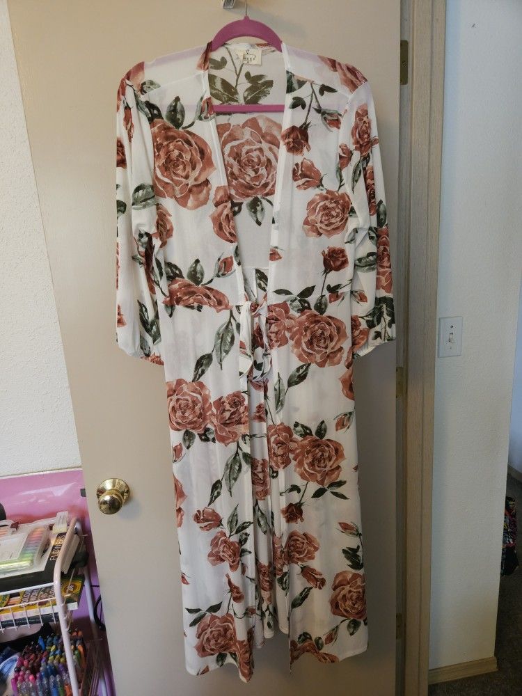 LIKE NEW!! ♡《ROSE COVER-UP》♡