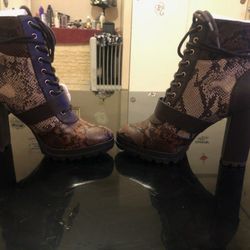 Ladies boots