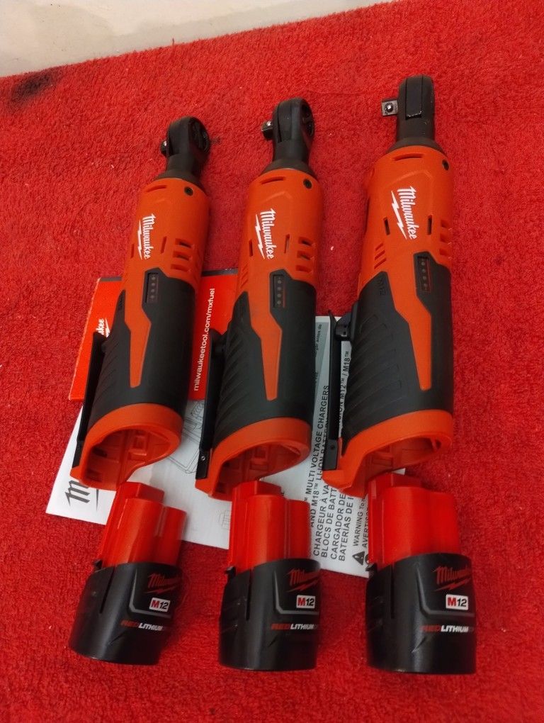 M12 Milwaukee 3/8 Ratchet Con Bateria $$135 Each Cada Uno