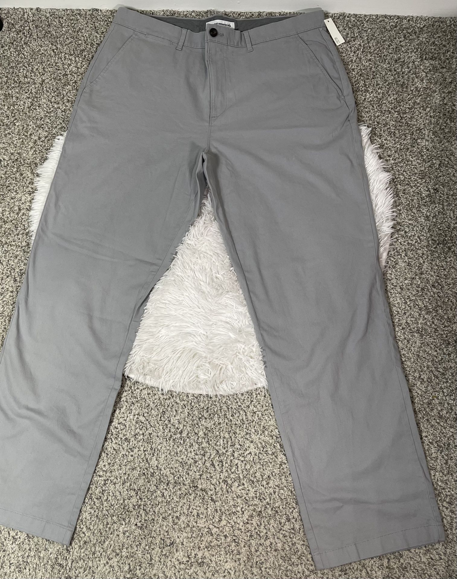 Amazon Essentials Mens Classic Fit Gray Chino Pants 40W x 34L Cotton Blend