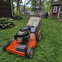 Husqvarna Self-Propelled Lawn Mower 