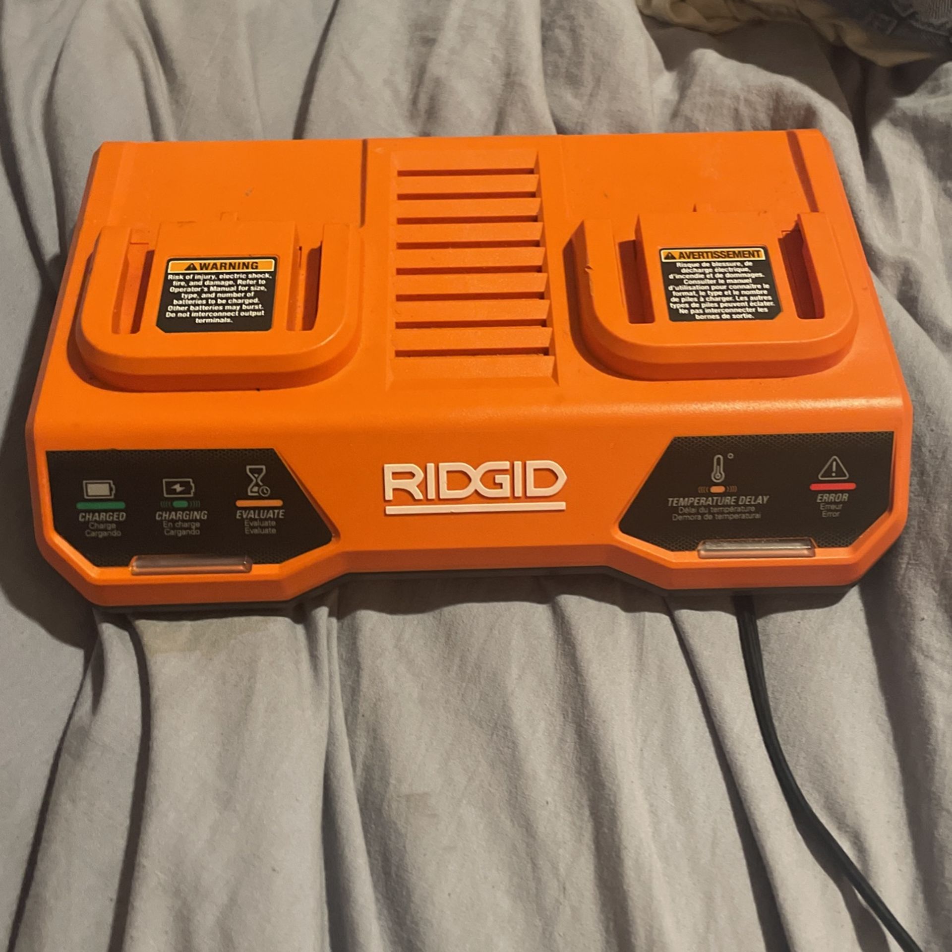 Ridgid Dual Port Simultaneous Charger