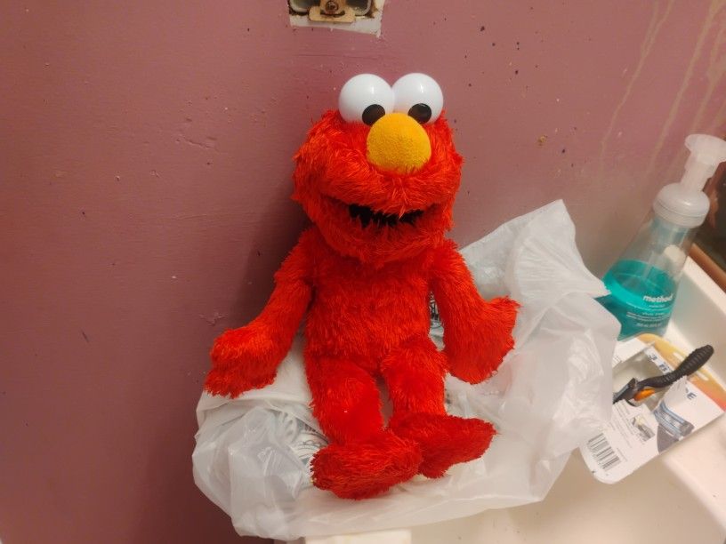 2021 Tickle Me Elmo 