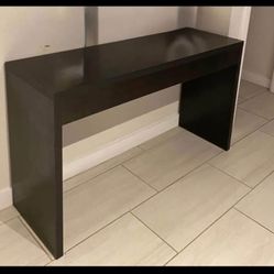 Entrance Table 