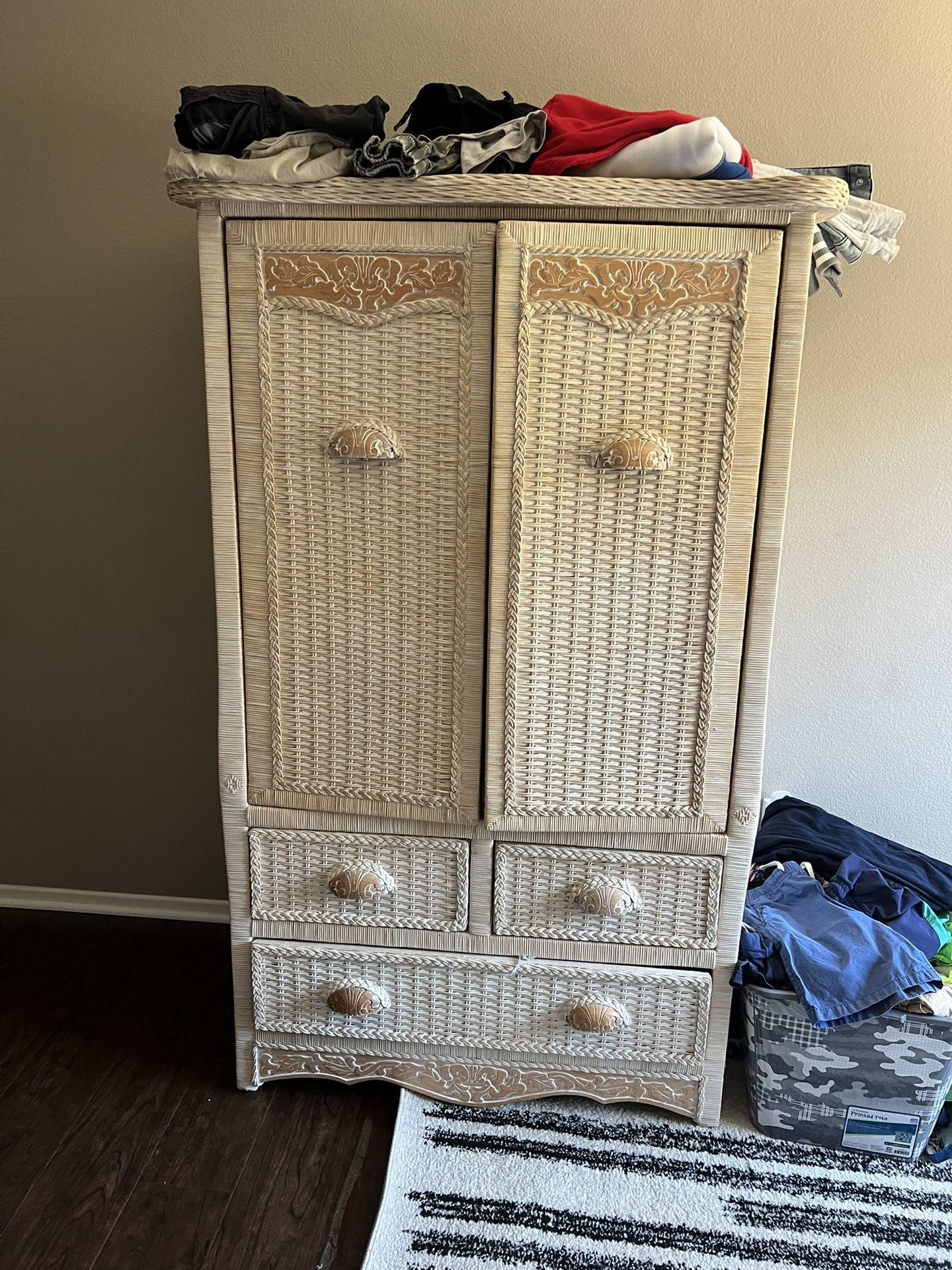 Armoire