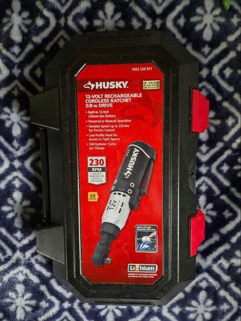 Husky 12 Volt Rechargeable Cordless Ratchet 3/8 in drive Brand New 