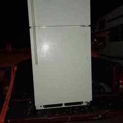 Frigidaire Refrigerator 