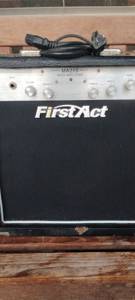 Bass Guitar Amp