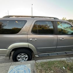 Toyota sequoia