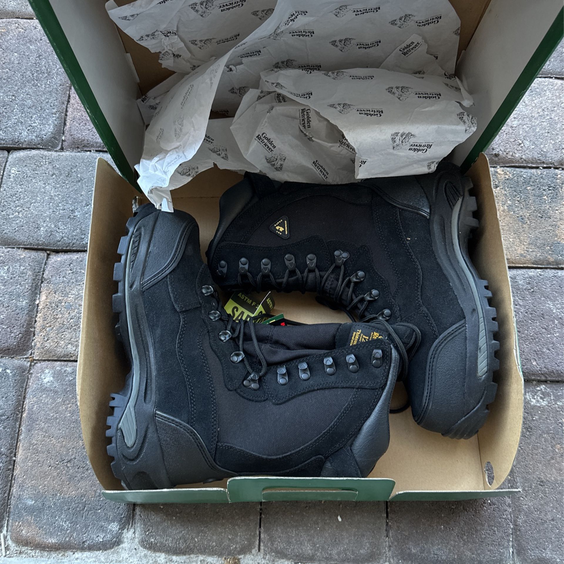 Brand New Men’s Snow Boots Size 10