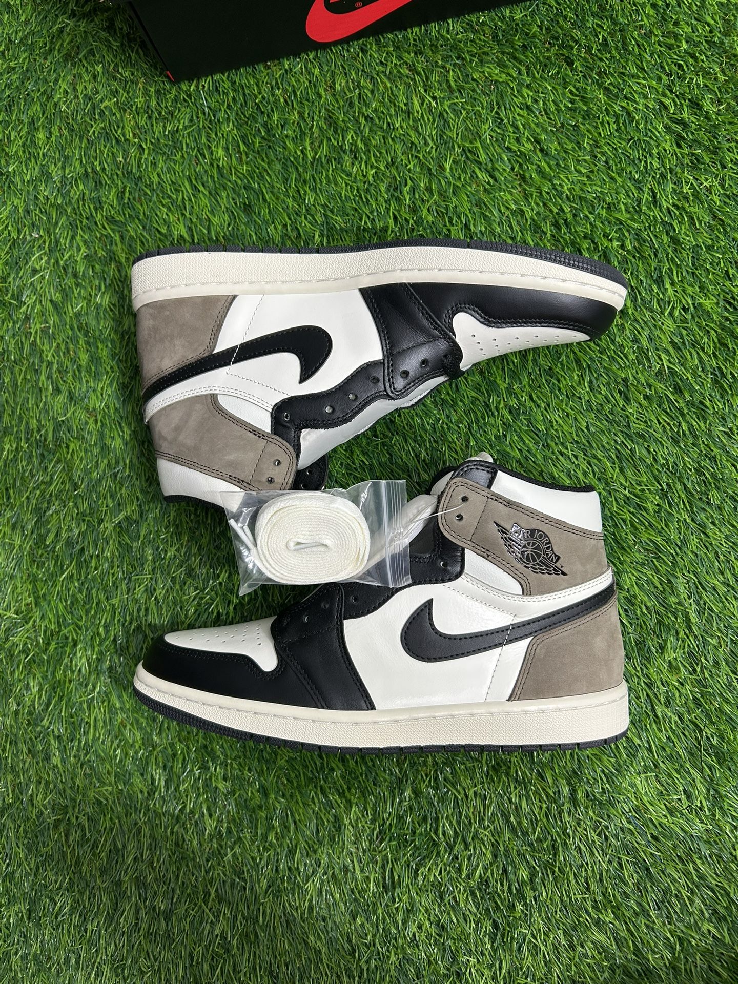 Air Jordan 1 Retro Mocha 