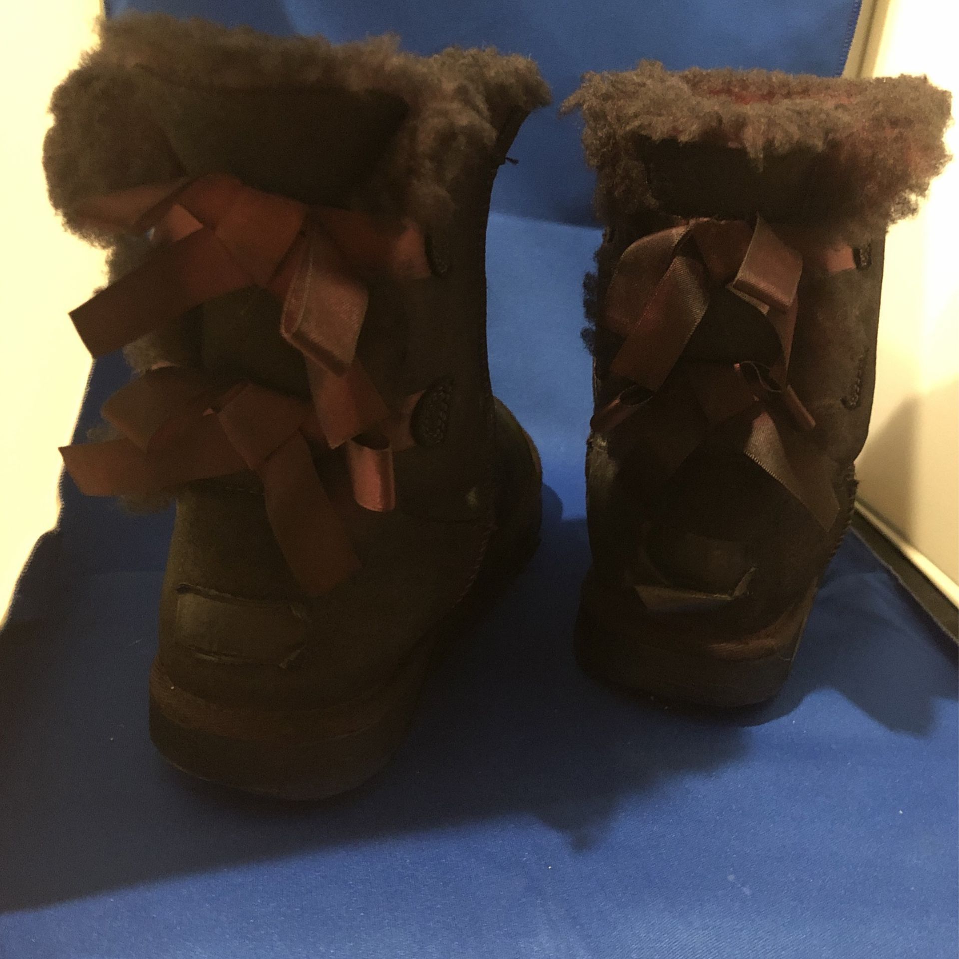 UGG BOOTS