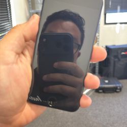 iPhone SE 2 (2020) 64 GB BLACK UNLOCKED