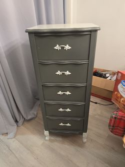 Dresser