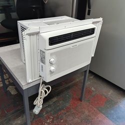 Toshiba 5000 BTU Window air conditioner RAC-WK05T2CMRU