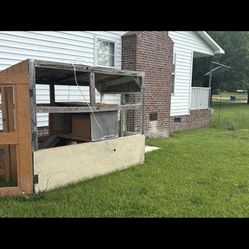 Cat House With Heater Asking 100$ 