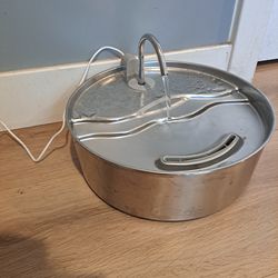Dog/cat water fountain