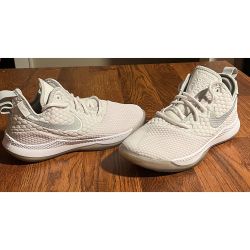 Nike LeBron Witness 3 White chrome Basketball Shoes Mens 9