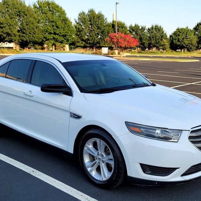 2016 Ford Taurus