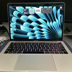 Macbook Pro 13.3-Inch  (2019) 8GB Ram - 512GB SSD - Core I7