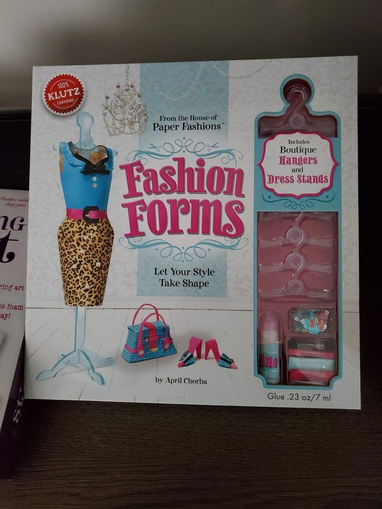 Fashion Forms by Klutz