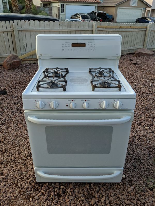 G.E...GAS STOVE for Sale in Las Vegas, NV OfferUp