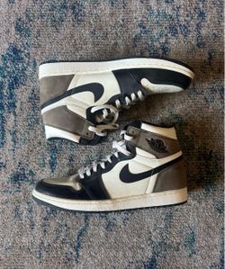 Air Jordan 1 Retro High ‘Dark Mocha’ (Men’s 11.5)
