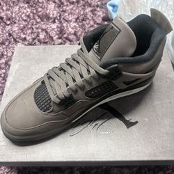 Jordan 4s
