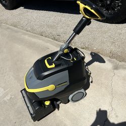 Karcher Compact Floor Scrubber