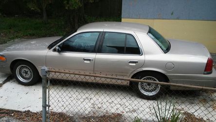 1998 ford crown victoria