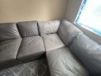 Leather Sectional coach/sofa