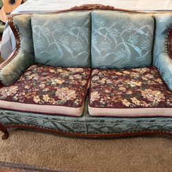 Vintage Victorian-style Loveseat